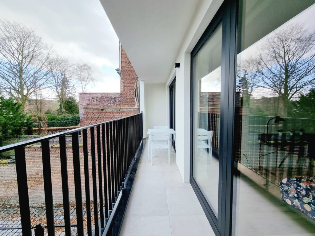 A0102 - terras - achterkant gebouw foto 2