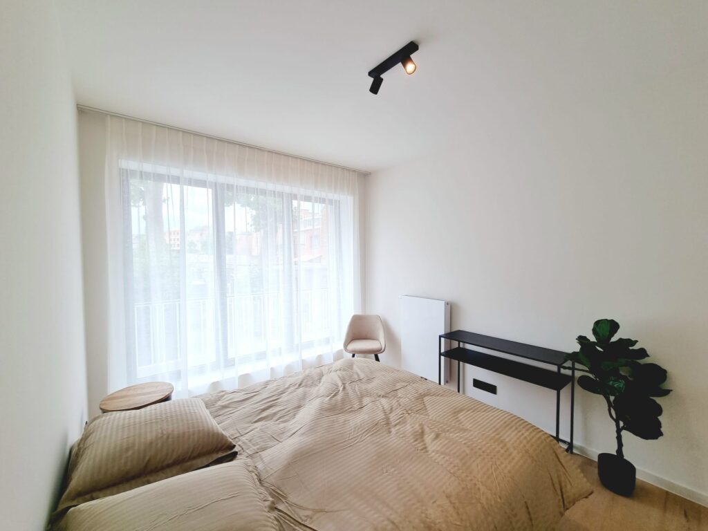 HC52-0102 - grote slaapkamer - foto 6