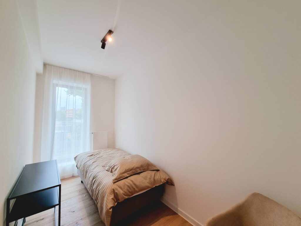 HC52-0102 - kleine slaapkamer - foto 2