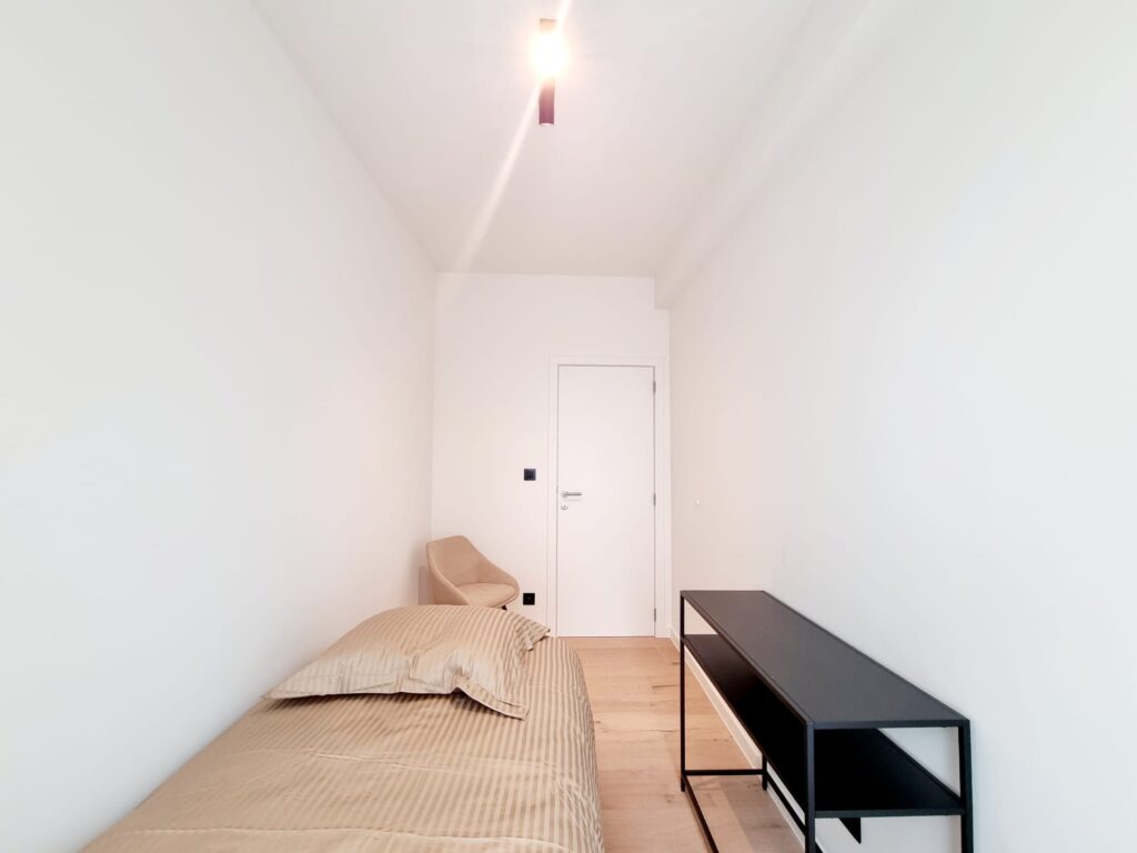 HC52-0102 - kleine slaapkamer - foto 5